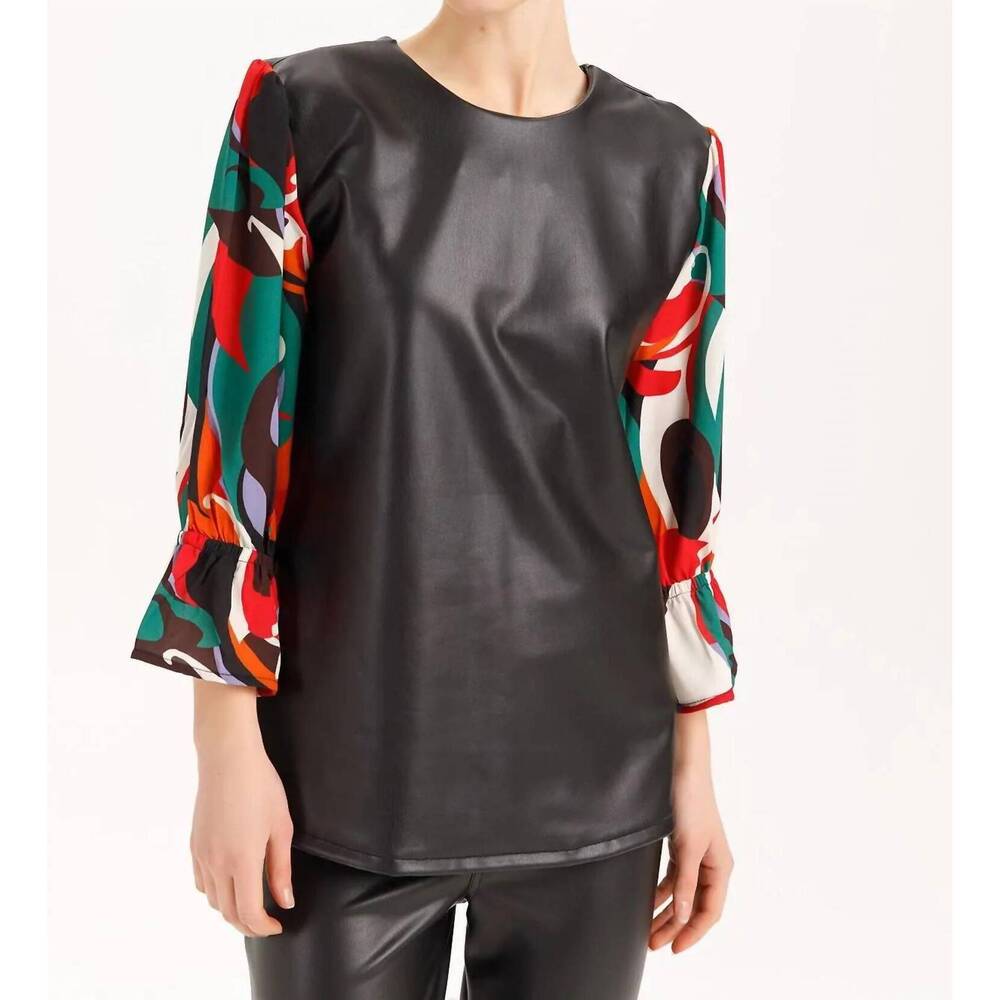 NEW ISLE trey leather tulip cuffs top in black
